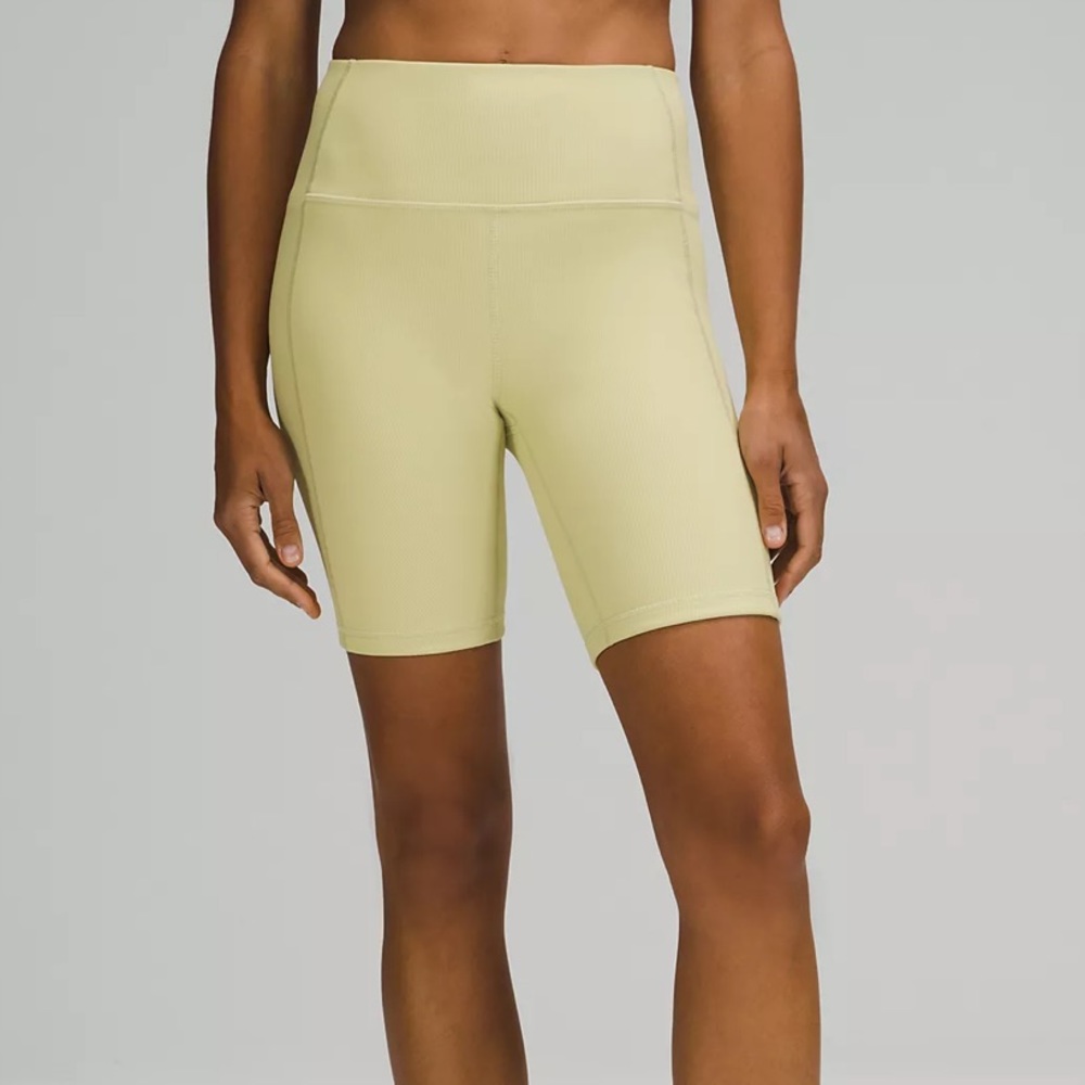 Lululemon Ribbed Contoured High-Rise Short 8”
